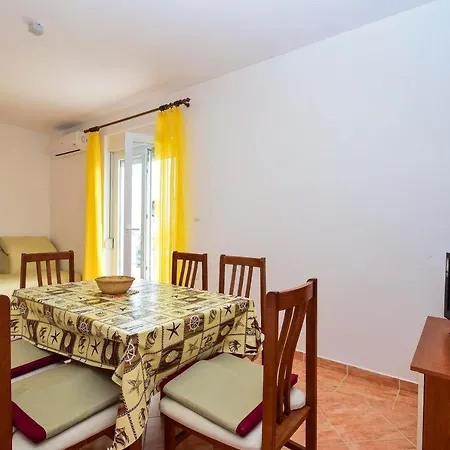 Komadina 596 Guest house 3*