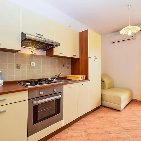 Guest house Komadina 596