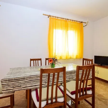 Komadina 596 Влашичи