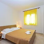 Komadina 596 Casa de hóspedes Vlašići