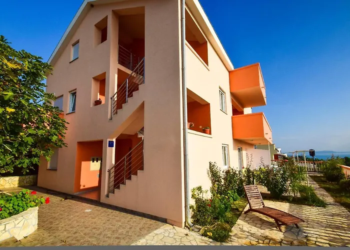 Komadina 596 Πανσιόν 3*