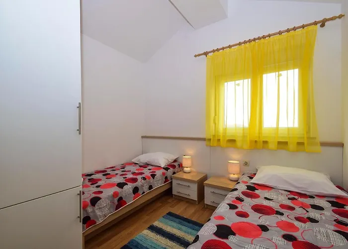 Komadina 596 Πανσιόν 3*